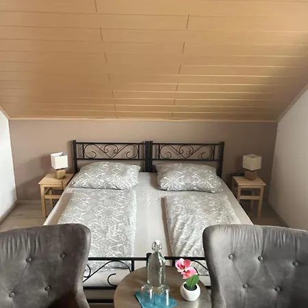 Zum Paradies Penzion 3*